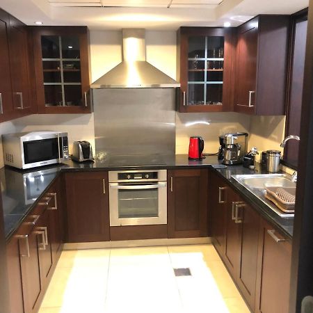 Downtown Boulevard One Bedroom Apt In 29 Blvd غرفة وصالة Burj & Fountain View Master Bedroom Plus 2 Single Beds In Living Room 迪拜 外观 照片