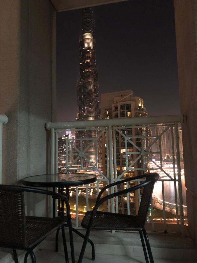 Downtown Boulevard One Bedroom Apt In 29 Blvd غرفة وصالة Burj & Fountain View Master Bedroom Plus 2 Single Beds In Living Room 迪拜 外观 照片