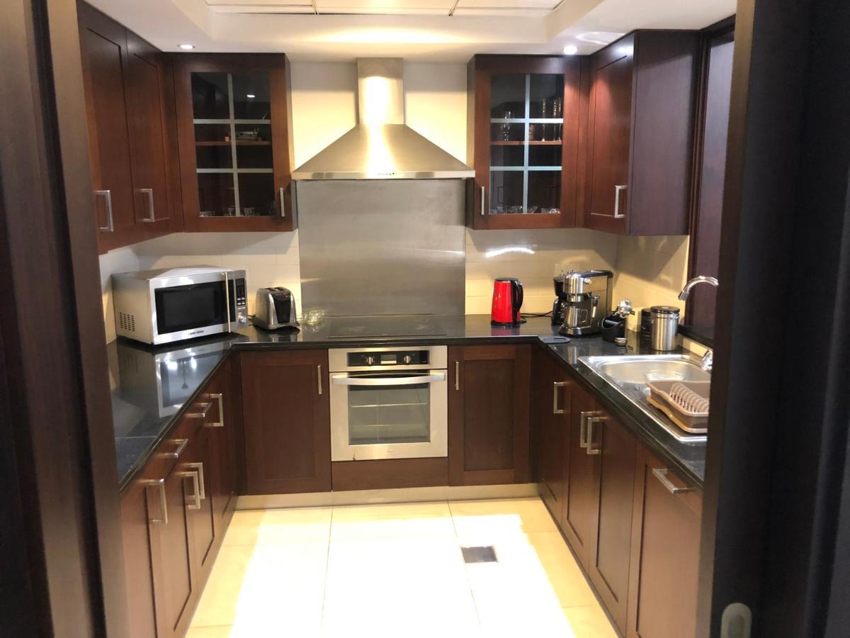Downtown Boulevard One Bedroom Apt In 29 Blvd غرفة وصالة Burj & Fountain View Master Bedroom Plus 2 Single Beds In Living Room 迪拜 外观 照片