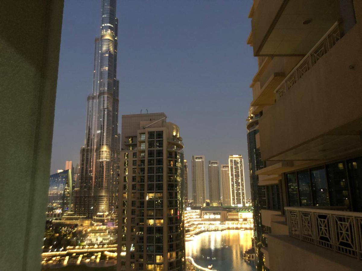Downtown Boulevard One Bedroom Apt In 29 Blvd غرفة وصالة Burj & Fountain View Master Bedroom Plus 2 Single Beds In Living Room 迪拜 外观 照片
